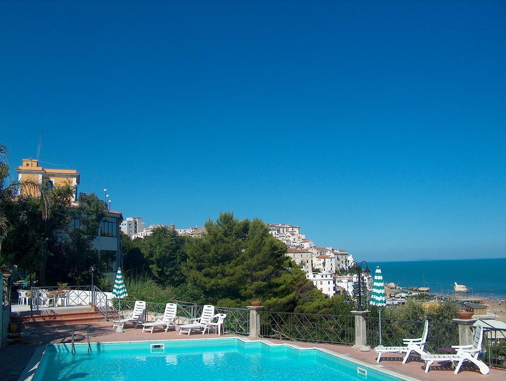 Hotel Piccolo Paradiso Di Роді-Гарганіко Екстер'єр фото