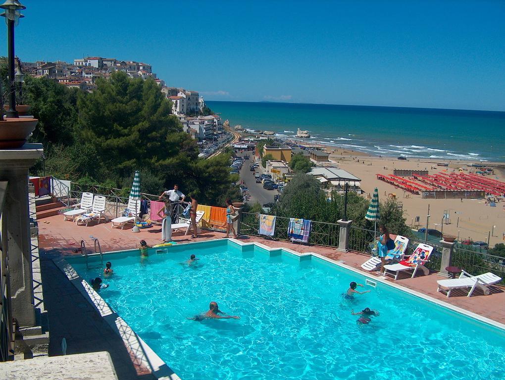 Hotel Piccolo Paradiso Di Роді-Гарганіко Екстер'єр фото
