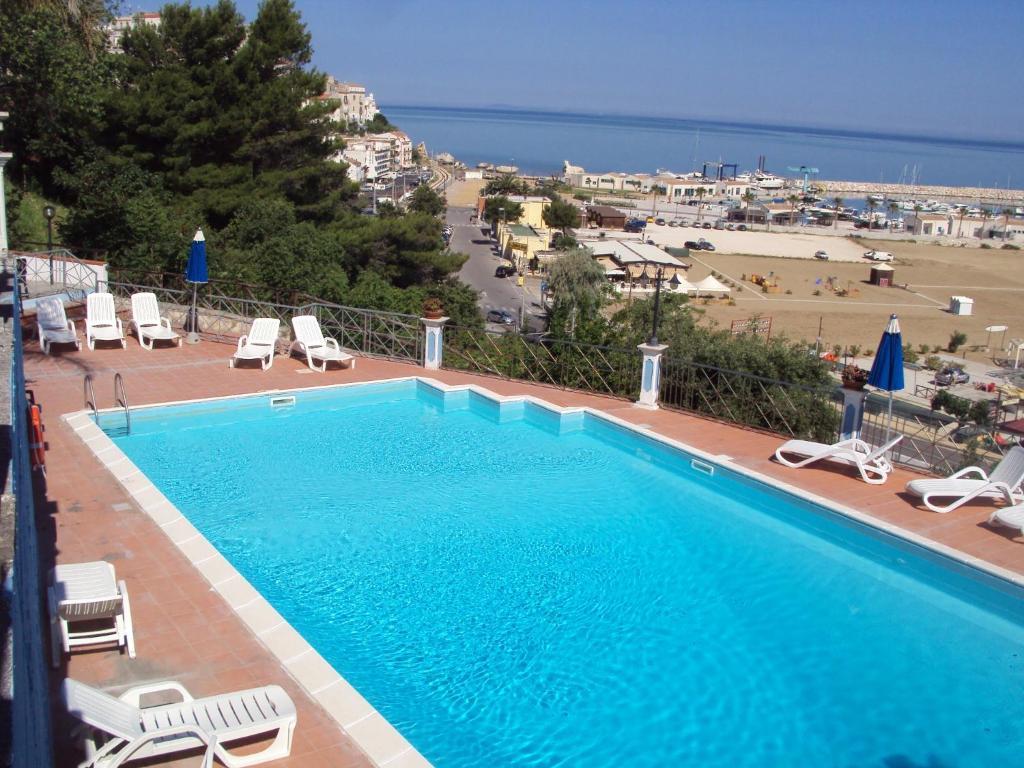 Hotel Piccolo Paradiso Di Роді-Гарганіко Екстер'єр фото