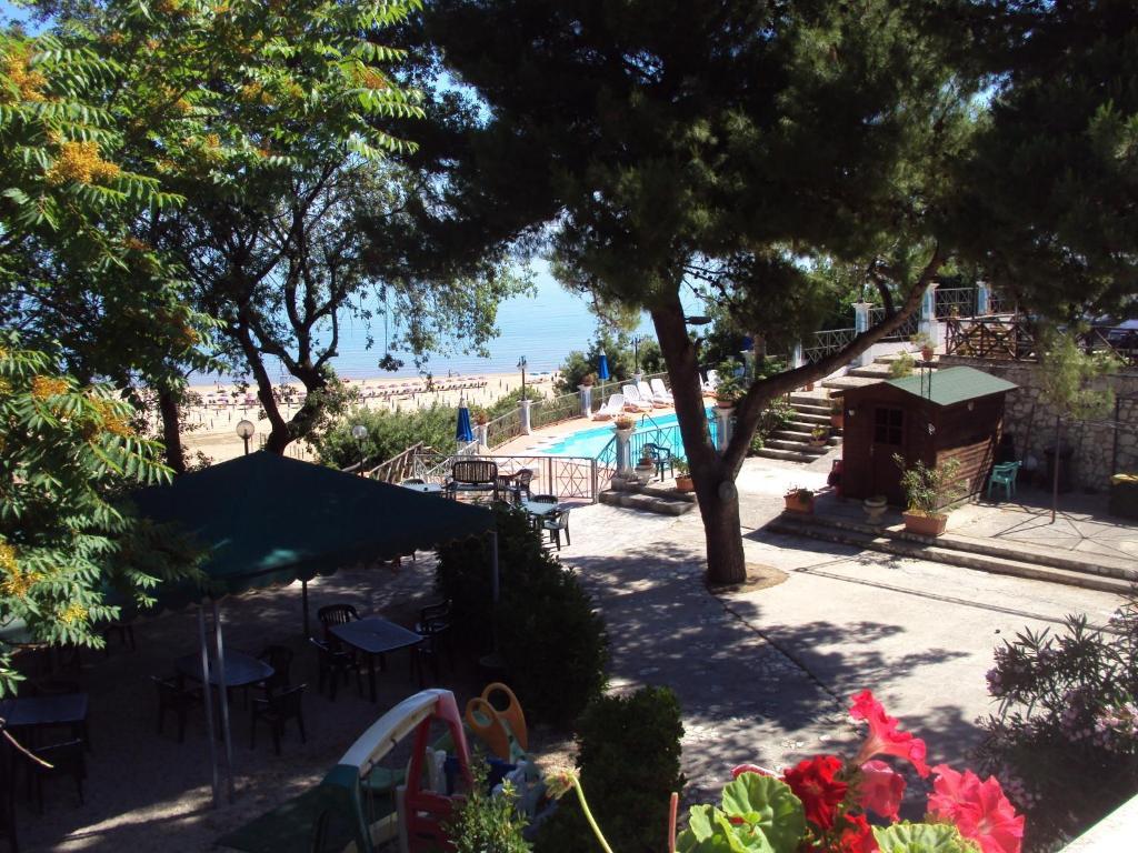 Hotel Piccolo Paradiso Di Роді-Гарганіко Екстер'єр фото